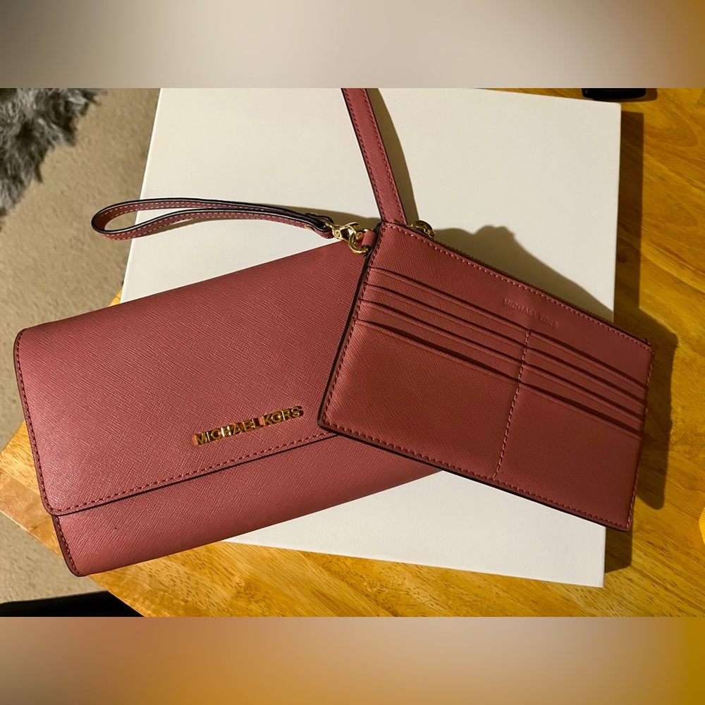 Michael Kors Leather 3 in 1 Crossbody